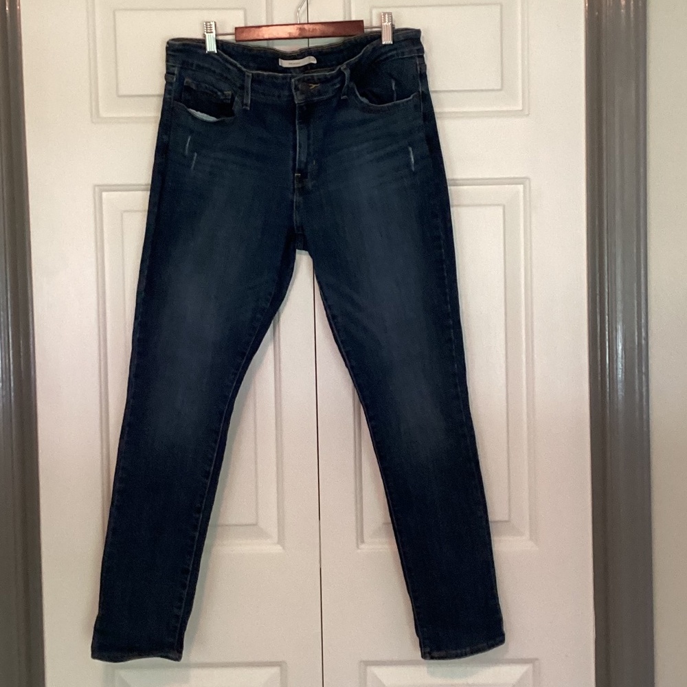Levi’s 711 skinny jeans